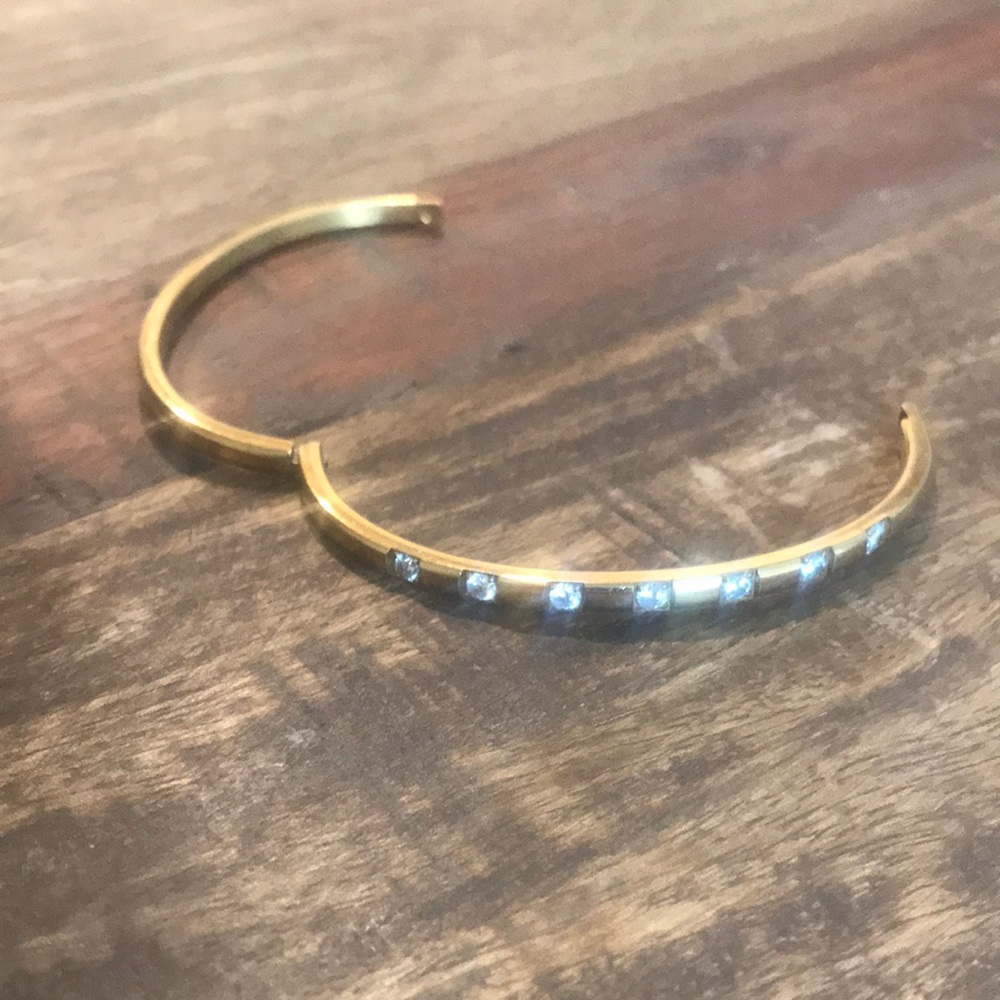 Ellie Vail gold bangle